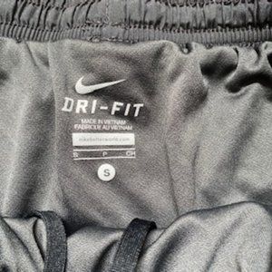 Grey Nike Shorts F4